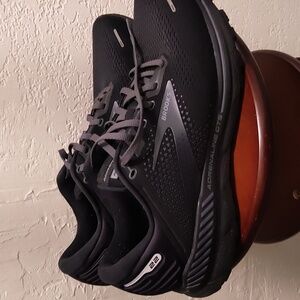 Brooks Adrenaline GTS 22 size 11